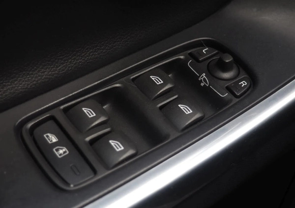 Volvo XC 60 cena 59900 przebieg: 237400, rok produkcji 2015 z Sanok małe 742